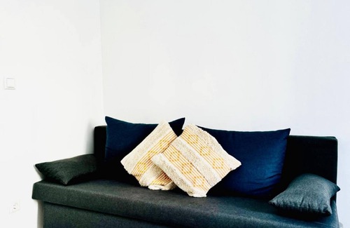 Grinzing Apartment | Spacious 4BR Apt for up to 12P; 10Min to FAC Platz