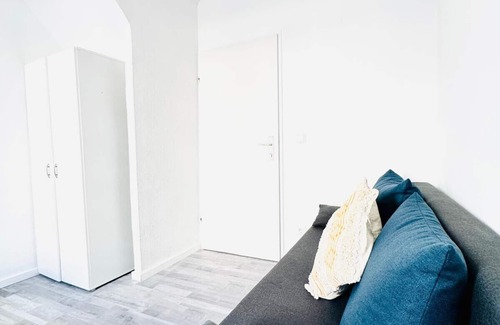 Grinzing Apartment | Spacious 4BR Apt for up to 12P; 10Min to FAC Platz