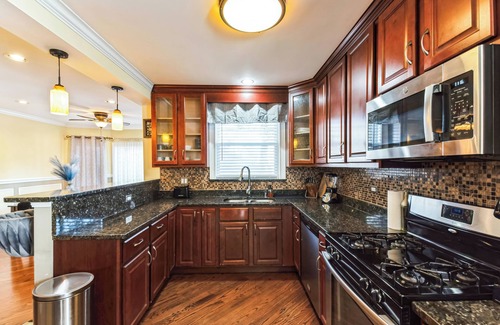 Belmont Cragin House | Spacious 4BR Home. Your Cozy Home Away from Home