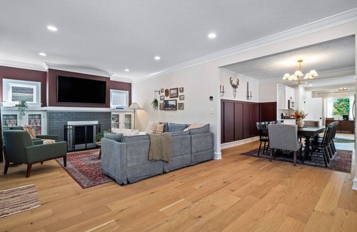 Kamm's Corners House | Spacious 4BR in Kamm’s Corners Cleveland | Game Room | Sleeps 9