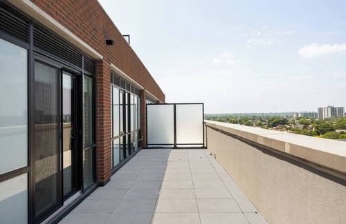 Harwood Apartment | Spacious 4BR Suite Getaway with AMAZING City Views