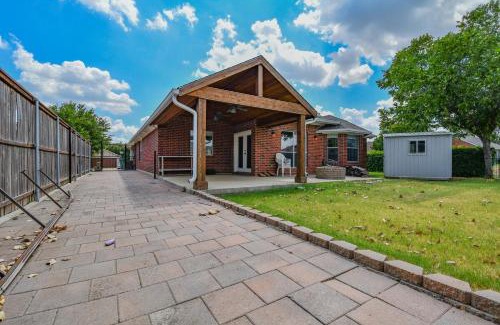 Roanoke House | Spacious 4BR w Central Location, High Ceilings