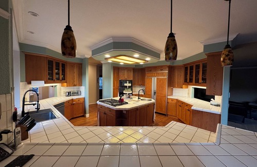 Squaw Valley House | Spacious 5-bdrm house in charming Yokuts Valley with AC, WiFi near Kings Canyon