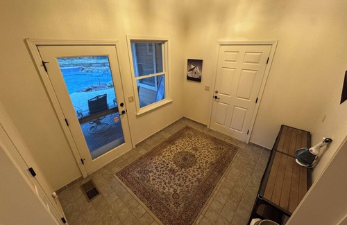 Squaw Valley House | Spacious 5-bdrm house in charming Yokuts Valley with AC, WiFi near Kings Canyon