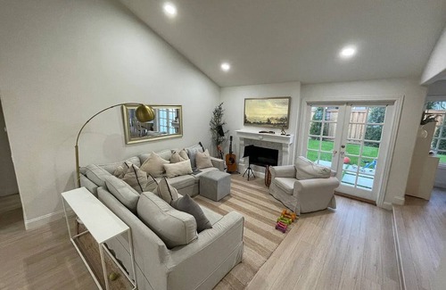 Harbor View House | Spacious 5-bedroom house with AC, neighborhood pool, in fabulous Newport Beach