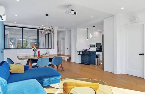 Bernal Heights House | Spacious 5-bedroom house - AC, Wifi, Sauna, Sundeck, Garden, Home Cinema…