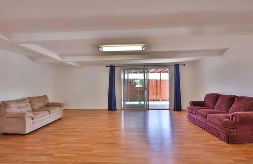 La Presa House | Spacious 5-bedroom house with WiFi and AC in fabulous Spring Valley