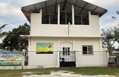 Poptun House | Spacious 5-bedroom building in delightful Poptún with WiFi