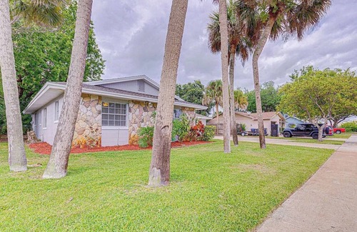 Titusville House | Spacious 5-bedroom house Titusville near KSC