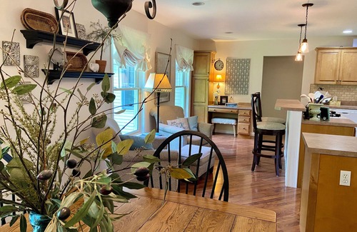 St Ignace House | Spacious 5-Bedroom Home with AC Close to Ferries