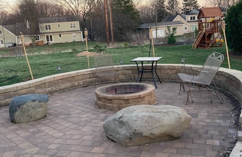 Neenah House | Spacious 5-Bedroom Home in Quiet Neighborhood