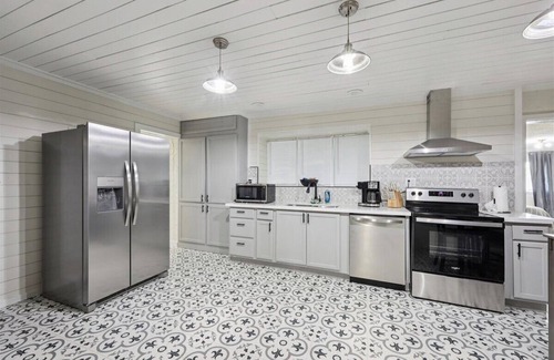 Deweyville House | Spacious 5-Bedroom Home in Orange