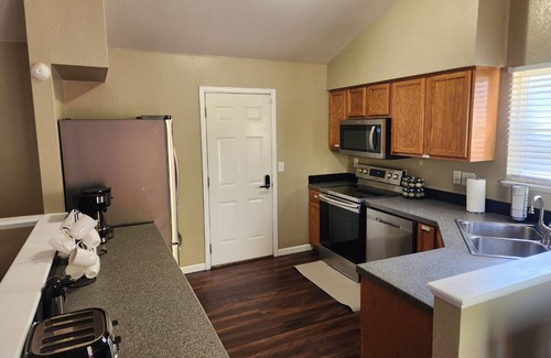 Greeley House | Spacious 5-bedroom house in beautiful Greeley with AC, WiFin