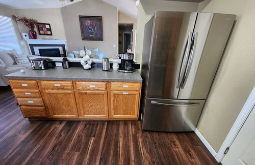 Greeley House | Spacious 5-bedroom house in beautiful Greeley with AC, WiFin