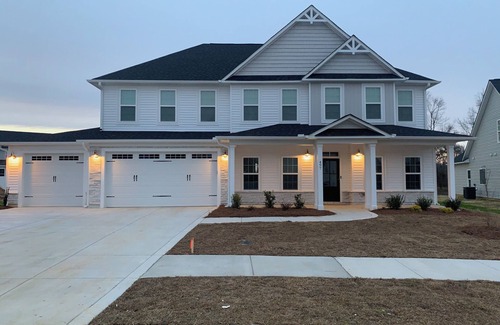 Rockfish House | Spacious 5-bedroom house in brilliant Raeford with WiFi, AC