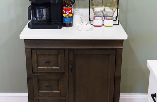 Shelbyville House | Spacious 5-bedroom Home Centrally Located-Sleeps 14!