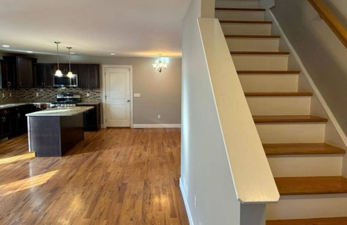 Plantsville House | "Spacious 5-Bedroom Retreat for Families & Groups"