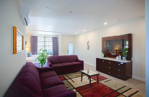 Bankers Hill Apartment | Spacious 500 sqft Studio with Balboa Park View