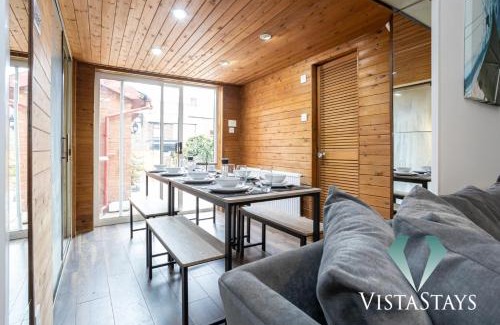 Belle Vue House | Spacious 5BDR House By Vista Stays Short Lets & Serviced Accommodation Manchester With Free WiFi, Parking & Netflix