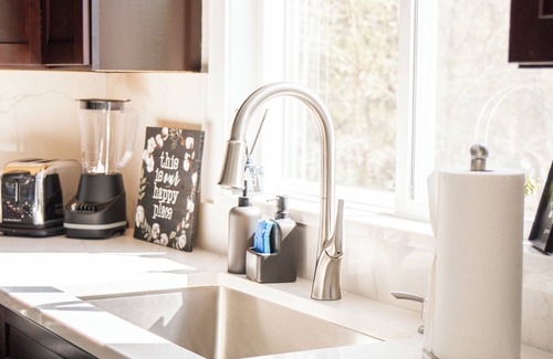 Burnsville House | Spacious 5BR Family Retreat w/In-Law Suite & Park Access – Near Mall of America