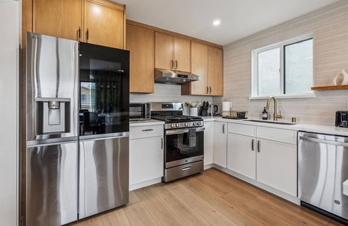 Serramonte House | Spacious 5BR Getaway –Clean, Comfortable, Relaxing