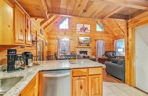 Pigeon Forge Cabin | Spacious 5BRCabin | Hot Tub,Theater,Arcade & More!