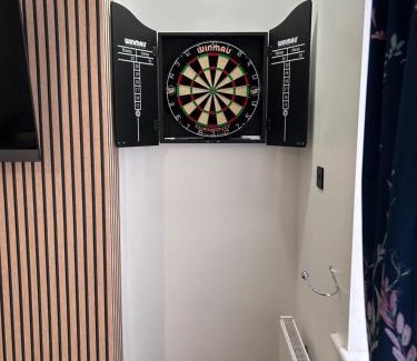 Erdington House | Spacious 6-Bedroom Home Erdington Free Parking for 3-Vans 3-Showers 4-WCs Near M6 J6 City Centre Airport NEC Contractors Groups & Long Stay