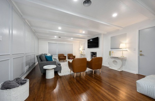 Norman House | Spacious 6-Bedroom Home Near OU Campus-Perfect for Game Day!