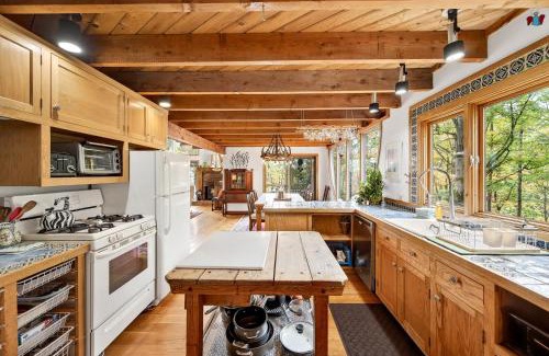 Ellicottville Ski Chalet | Spacious 6 Bedroom Chalet Near Holiday Valley