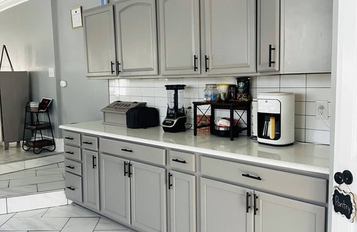 Fayetteville House | Spacious 6-bedroom and 4 bath house in charming Fayetteville