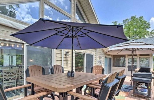 Osage Beach House | Spacious 6-bedroom house in charming Osage Beach with AC, WiFi