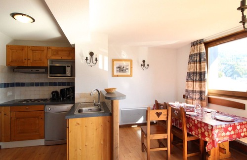 Aussois Apartment | Spacious 6-person apartment with balcony, internet in Aussois