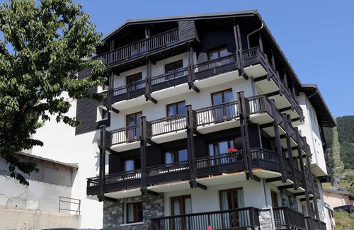 Aussois Apartment | Spacious 6-person apartment with balcony, internet in Aussois