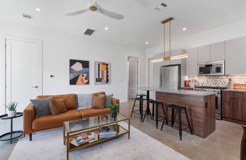 MLK House | Spacious 6BR Retreat: Two Homes Side-by-Side - Ideal for Large Groups & Families