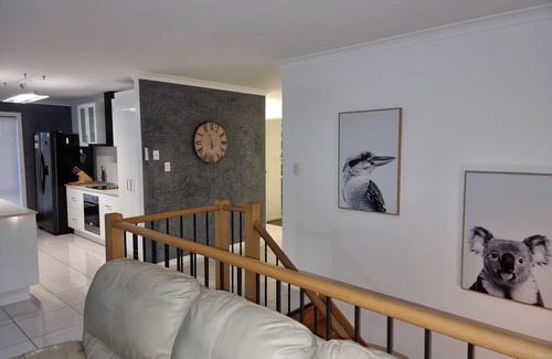Burrum Heads House | Spacious 6BR Seaside Home Sleeps 12 Pet-Friendly 100m to Beach