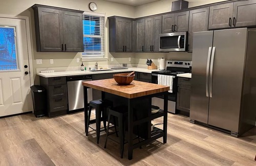 Central Tacoma Apartment | Spacious 6th Ave Apartment