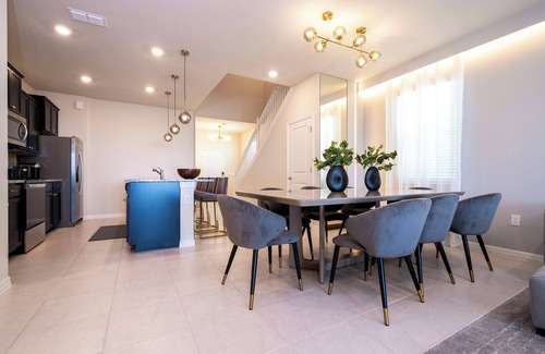 Davenport House | Spacious 7-bedroom house with Private Pool and Fireworks View