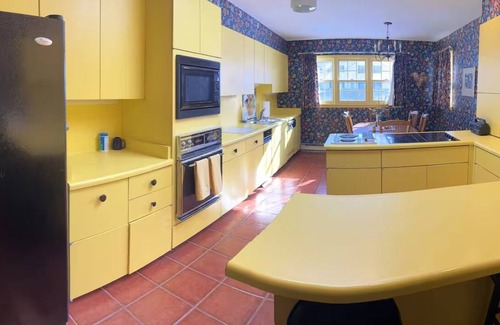 Plattsburgh House | Spacious 7-bedroom house on quiet cul-de-sac in heart of Plattsburgh