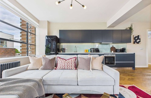 Hoxton Apartment | Spacious and Bright Apartment by Tech City