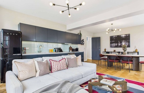 Hoxton Apartment | Spacious and Bright Apartment by Tech City