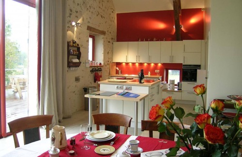 Cerilly Cottage | Spacious and charming cottage with terrace in a peaceful setting