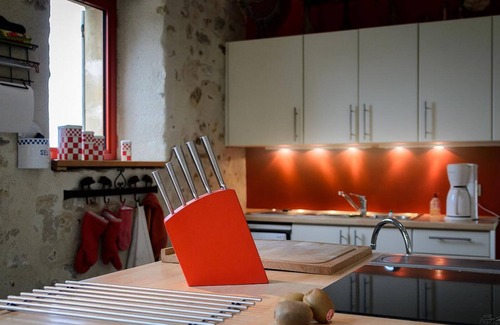 Cerilly Cottage | Spacious and charming cottage with terrace in a peaceful setting