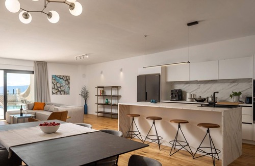 Kostrena House | Spacious and comfortable cottage with swimming pool and great views of the sea.