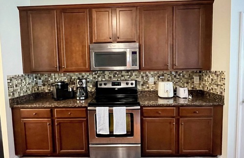 Newnan House | Spacious and comfortable 4-bed/3bath house in charming Newnan GA