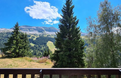 Flaine Apartment | Spacious and Cozy Apartment · Ski-In/Ski-Out · Free Unlimited WIFI
