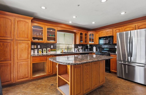 Fontana House | Spacious and Elegant Home on Yorktown Ct #41817