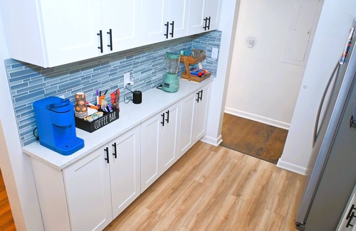 Lakewood House | Spacious and enjoyable 3-bedroom home in a family oriented quiet neighborhood.