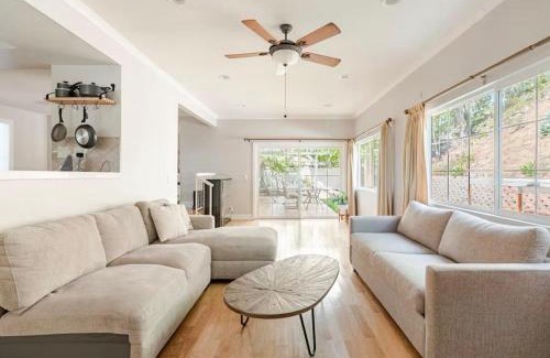 Thousand Oaks Villa | Spacious and Exclusive Oasis 6BR 3BA