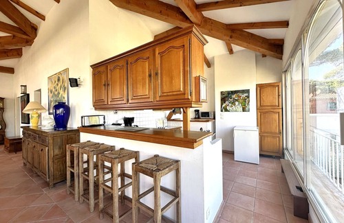 Toulon - Hyeres House | Spacious and familial house in front of the beach