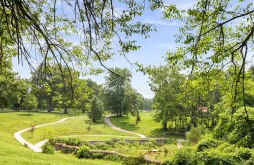 St. Louis Apartment | Spacious and Quiet. Perfect 4 Longer Stays